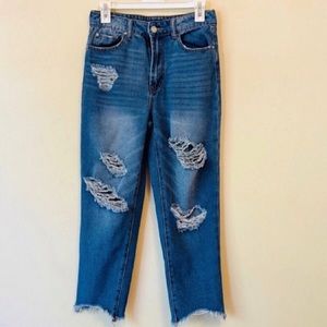 NWT Womans Indigo Rein Distressed Jeans